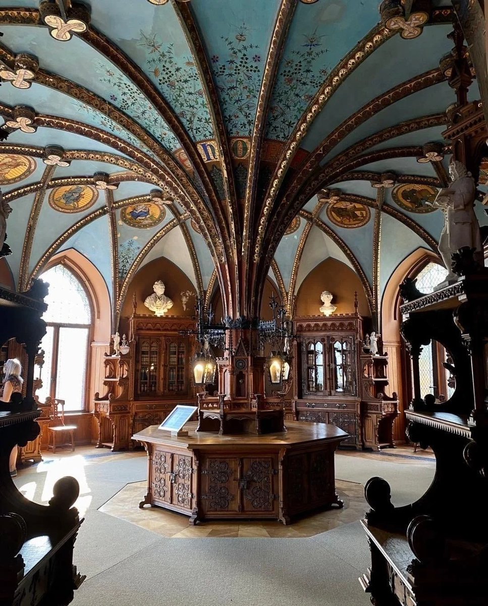 BiancoDavinci's tweet image. Neo-Gothic library from the 1800s, Marienburg, Germany