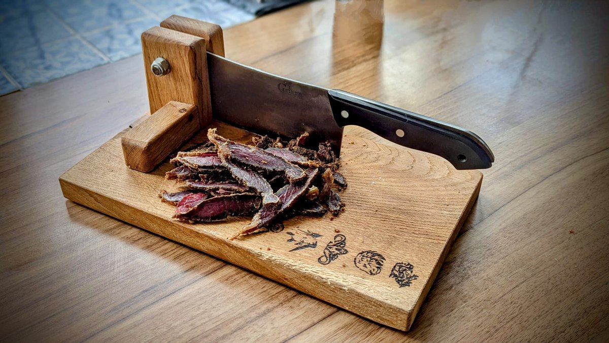 BC_Richfield's tweet image. First batch of biltong ready to go 🇿🇦 🍻