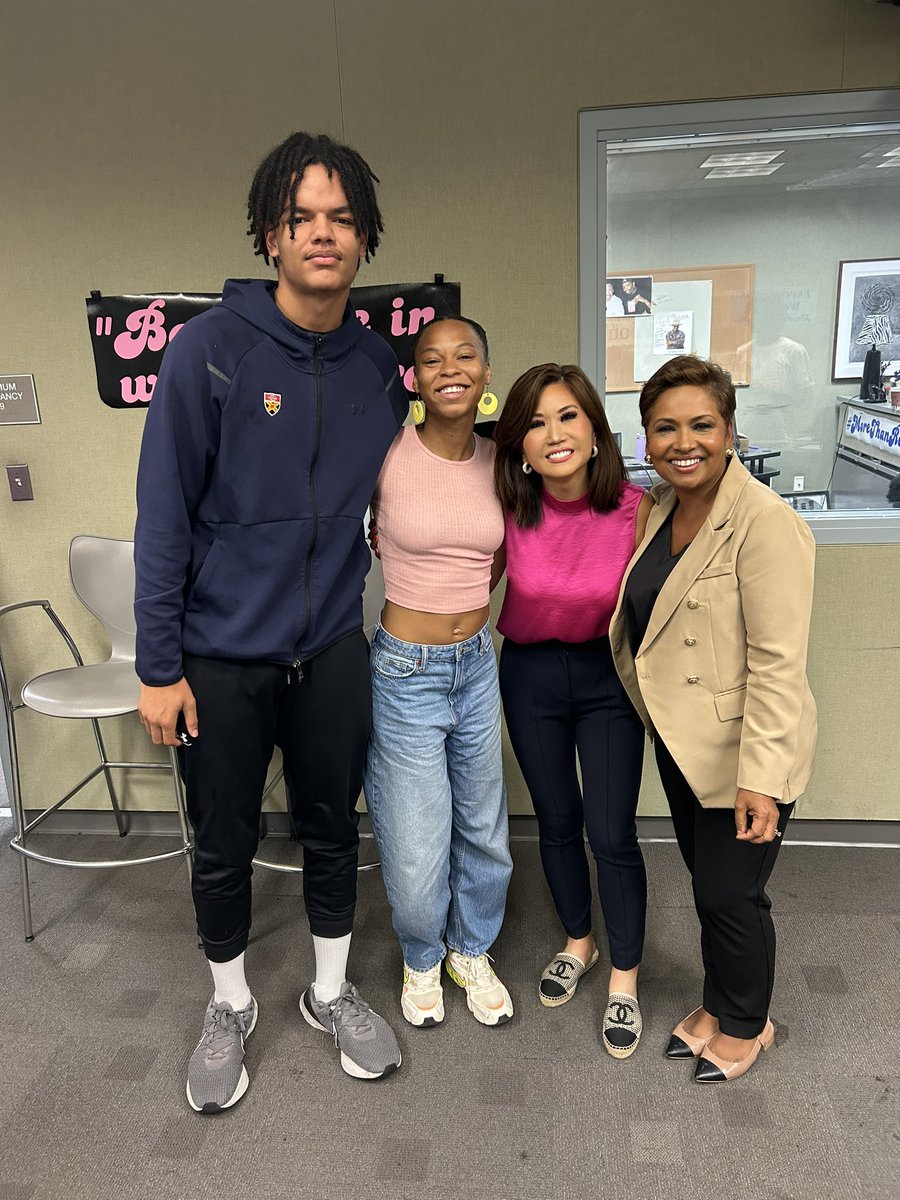 madxchildish's tweet image. “You are your appointment”- Annie Yu 📺
Thank you @AnnieYuTV and @DCAllisontv for speaking with us at Deanwood Radio Broadcasting! Your message was filled with such candor and love, I will make sure to pass it forward 🫶🏽
#morethanarec #dprprograms