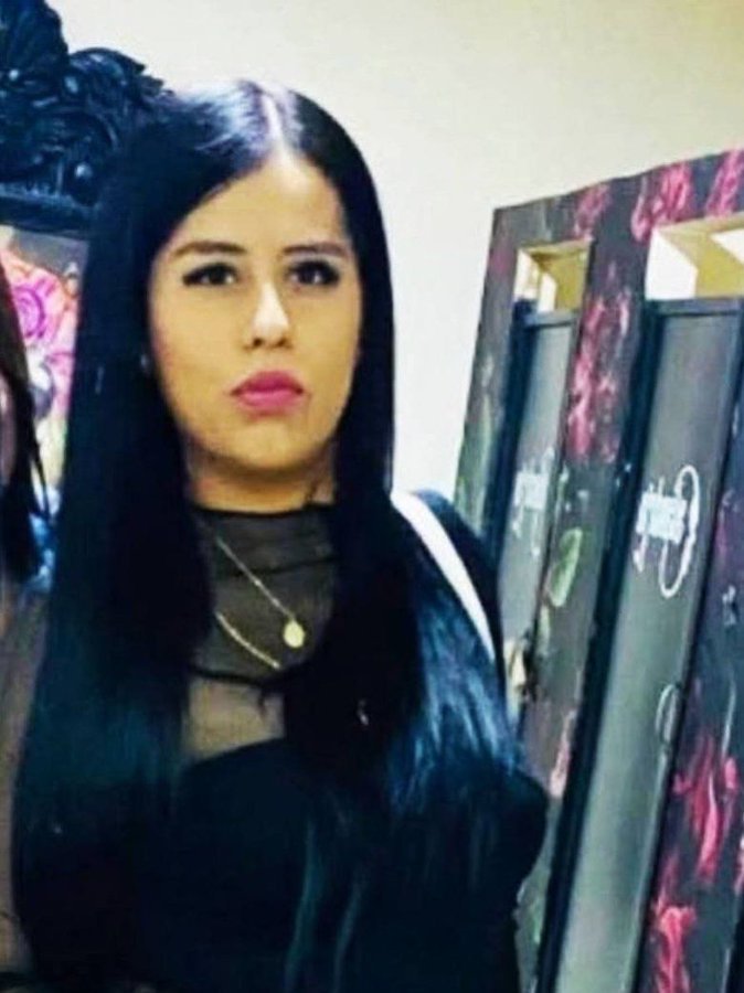 reportediariopv's tweet photo. Detienen a Kevin “N”, presunto feminicida de Karla en Balcones de Oblatos.
Leer nota: https://t.co/xO1abcawOk
Redacción: Patricia Retana.
#JusticiaParaKarla #NiUnaMás #Feminicidio #KevinN #PabloLemus #BalconesDeOblatos #ReporteDiarioVallarta https://t.co/eg7nGe87GN