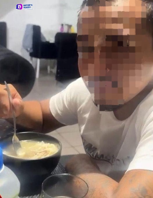 reportediariopv's tweet photo. Detienen a Kevin “N”, presunto feminicida de Karla en Balcones de Oblatos.
Leer nota: https://t.co/xO1abcawOk
Redacción: Patricia Retana.
#JusticiaParaKarla #NiUnaMás #Feminicidio #KevinN #PabloLemus #BalconesDeOblatos #ReporteDiarioVallarta https://t.co/eg7nGe87GN