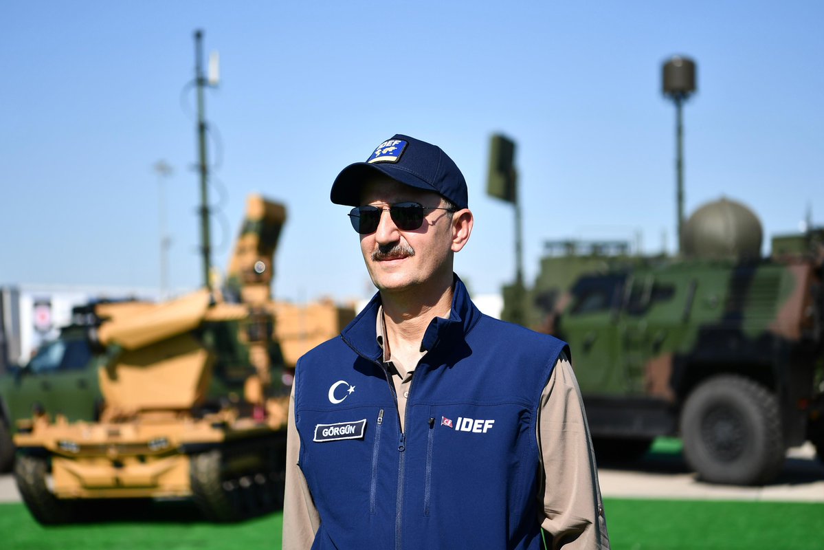Envanteresmi's tweet image. 🗣️ SSB Başkanı Prof. Dr. Haluk Görgün:
❝Savunma sanayiinde yurt dışından tedarik ettiğimiz bir ürünün en küçük parçası bile ciddi sorunlara yol açabiliyor❞
❝Bu nedenle sistemlerimizi yerli ve millî imkânlarla üretmeye ve sürekli geliştirmeye çalışıyoruz❞