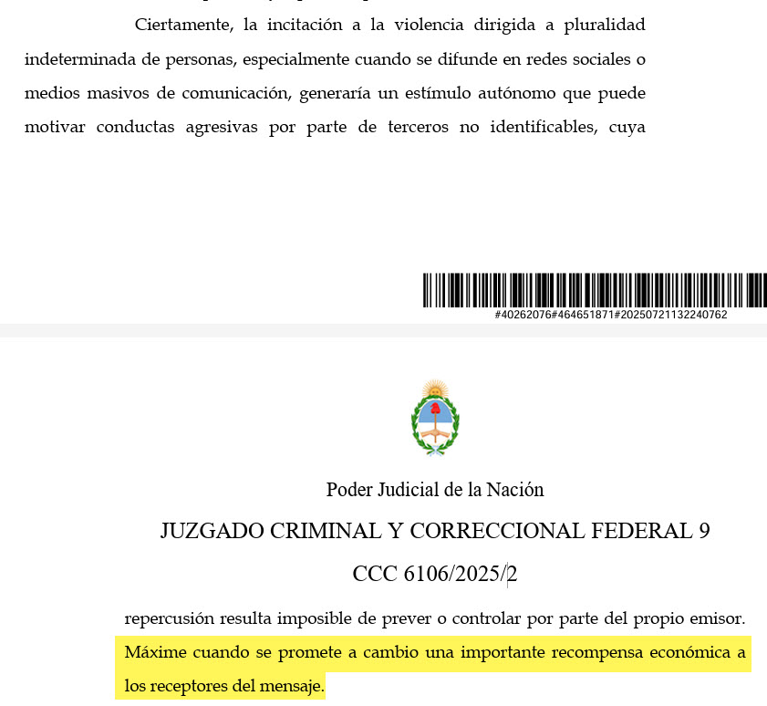 HernanSeivane's tweet image. Finalmente, la justicia actuó y se impuso una medida al standupero político @SantiagoCuneo_ @Cuneoconfederal @punzo_rojo ⚖️.
El mismo se la pasa hostigando y denigrándola como mujer a @lilialemoine, y ha ofrecido una recompensa económica por los dientes de influencers como…