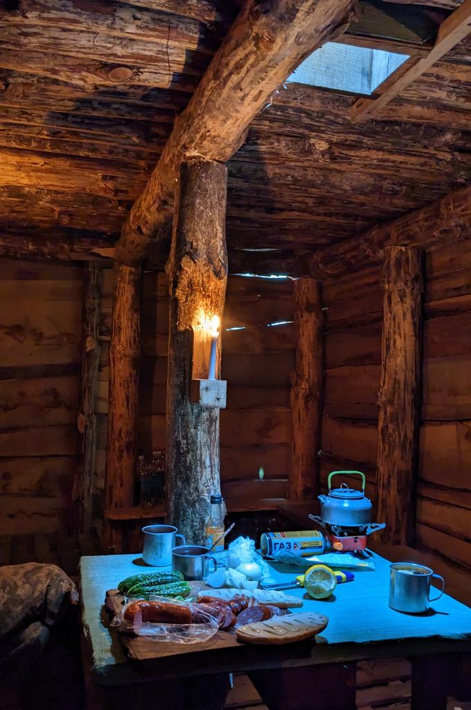 На рідкість є поряд тіпи з руками не з жопи і бажанням – побудували найкраще укриття на роті
Хай буде на пам'ять