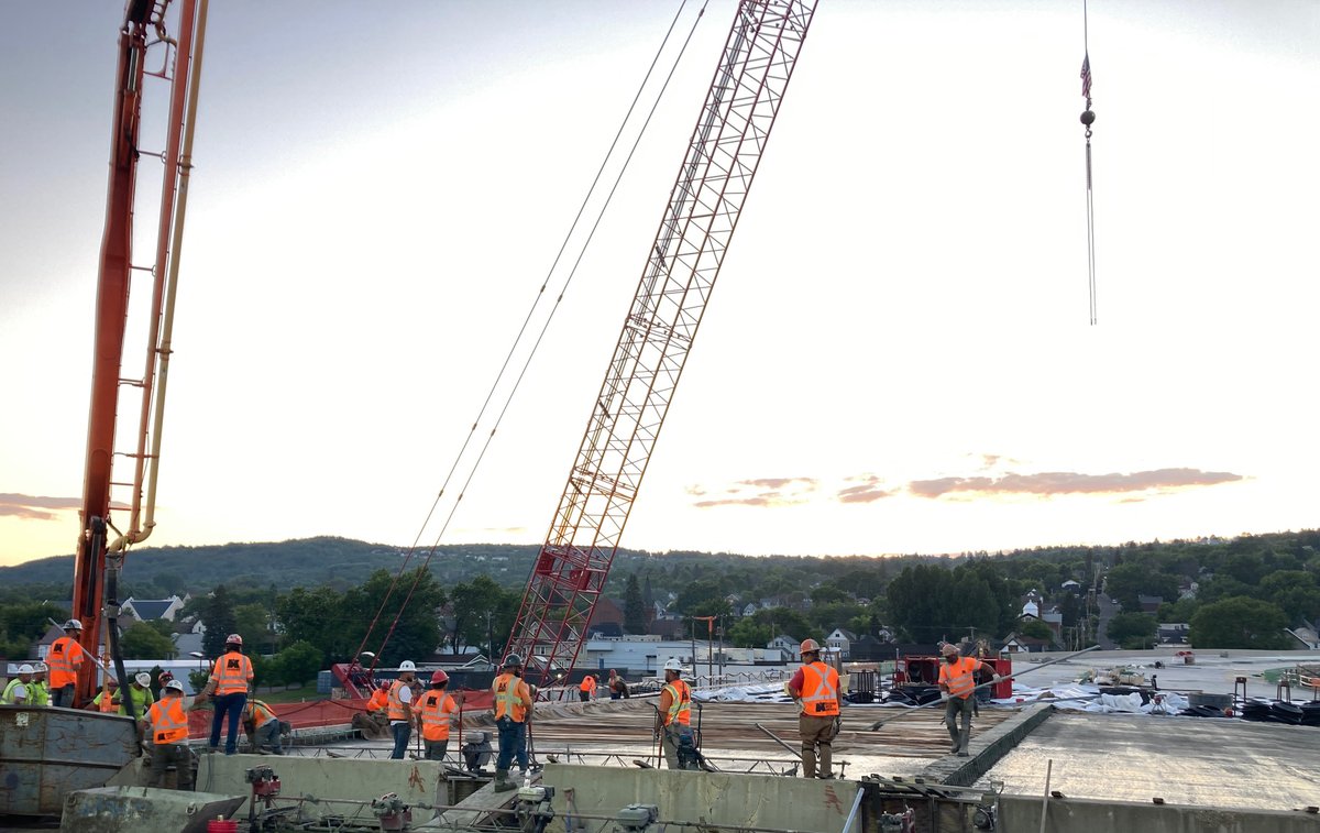 Kraemer_NA's tweet photo. In total, these 48 deck pours amounted to 12,786 cubic yards of concrete. The first pour took place in March 2021 at the 27th Avenue Bridge.
Congratulations to the entire project team on achieving this milestone!
#kraemernorthamerica #kraemerna #kraemer #amesconstruction https://t.co/fBwLjaHvhg