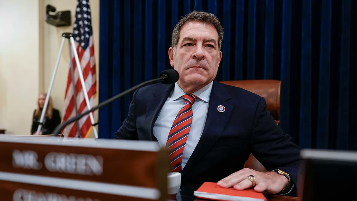 AmericaPapaBear's tweet image. BREAKING NEWS:
Rep Mark Green (R-TN) just suddenly resigned from Congress.
Do you think there is foul play involved?