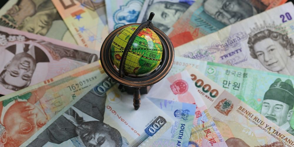 KShevchenkoReal's tweet image. Geopolitical and economic shocks have wiped out $320B in global company profits since 2017, @FT reports. Wars, inflation, and trade tensions now drive 40% of #FTSE 100 market moves. Only 1 in 10 top firms from 2014 kept high margins by 2024. But some adapted: UPS, Pfizer, J&J,…