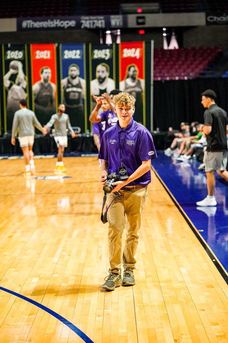 This young Dreamer is going to do some big things in the future! Keep Dreaming Big <a href="/Red_zone_videos/">redzone</a> 👏🏀💜📸