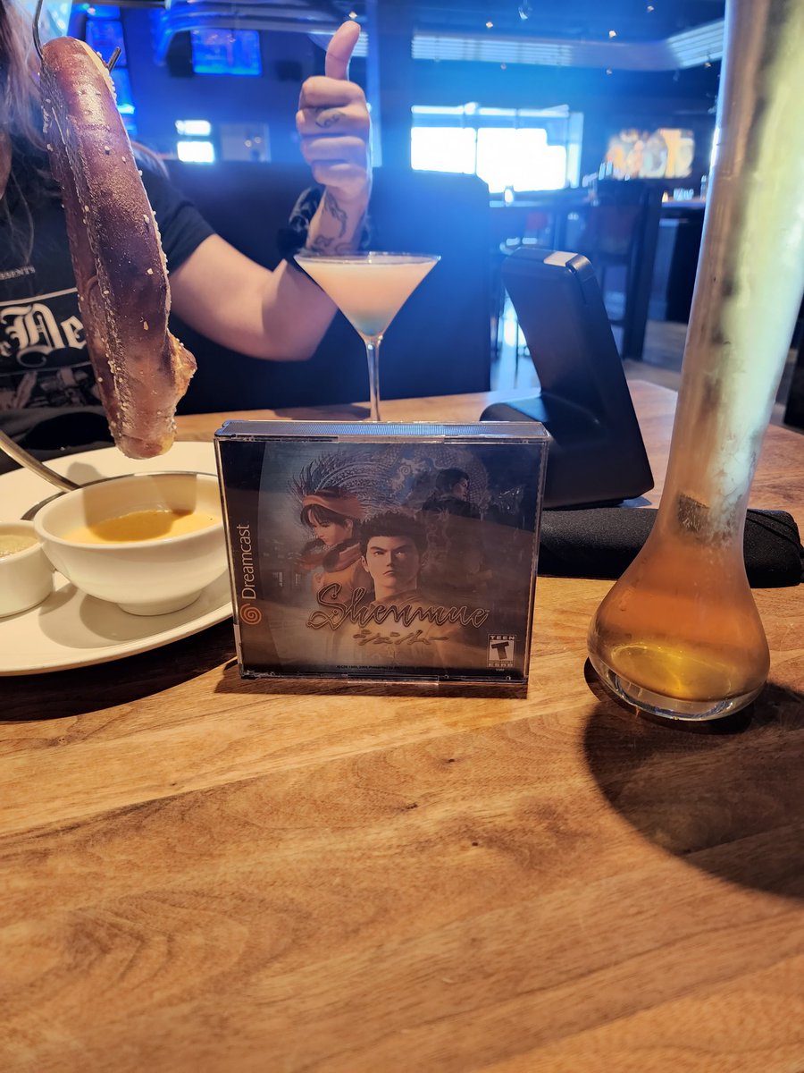 Ralph Jackson (@the_smokedragon) on Twitter photo Just happened to stumble upon this in the mall today! Celebrating at <a href="/YardHouse/">Yard House</a> with a half yard of <a href="/MillerLite/">Miller Lite</a>. Not in mint condition but in very good condition. Can't wait to fire up my dreamcast! As always #LetsGetShenmue4 β£
β£
#Shenmue #Shenmue2 #dreamcast <a href="/SEGA/">SEGA</a> Just happened to stumble upon this in the mall today! Celebrating at <a href="/YardHouse/">Yard House</a> with a half yard of <a href="/MillerLite/">Miller Lite</a>. Not in mint condition but in very good condition. Can't wait to fire up my dreamcast! As always #LetsGetShenmue4 β£
β£
#Shenmue #Shenmue2 #dreamcast <a href="/SEGA/">SEGA</a>