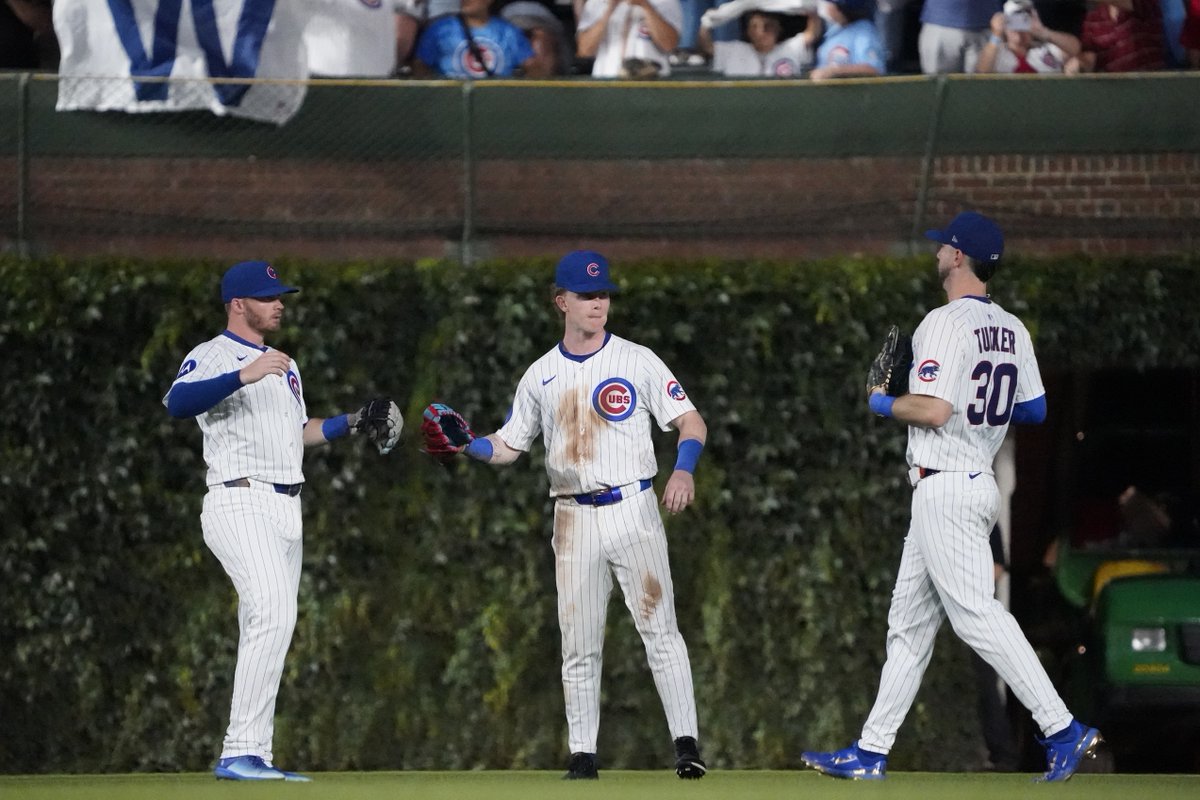 SpiegsAndHolmes's tweet image. Today: The #Cubs take 2-of-3 from #RedSox but are now tied atop the NL Central. #Bears report tomorrow: Jaylon Johnson on NFI? Top #NFLPA officials resign.
3:25 - @JLevering4
5:00 - @RexHudler1
5:25 - @adamamin
Tune in:
📺twitch.tv/chicago670thes…
🎧670thescore.com/listen
