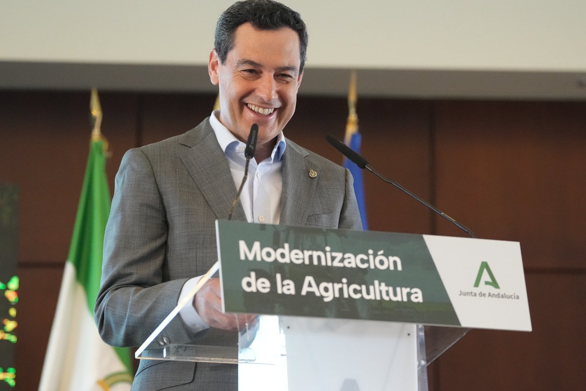 Junta de Andalucía (@andaluciajunta) on Twitter photo 📡<a href="/JuanMa_Moreno/">Juanma Moreno</a>: Hemos movilizado 2.000 M€ para solucionar los problemas de agua.
Es importantísimo garantizar el agua, porque no sabemos si el año que viene lloverá, e invertir fondos europeos en políticas hídricas. 📡<a href="/JuanMa_Moreno/">Juanma Moreno</a>: Hemos movilizado 2.000 M€ para solucionar los problemas de agua.
Es importantísimo garantizar el agua, porque no sabemos si el año que viene lloverá, e invertir fondos europeos en políticas hídricas.