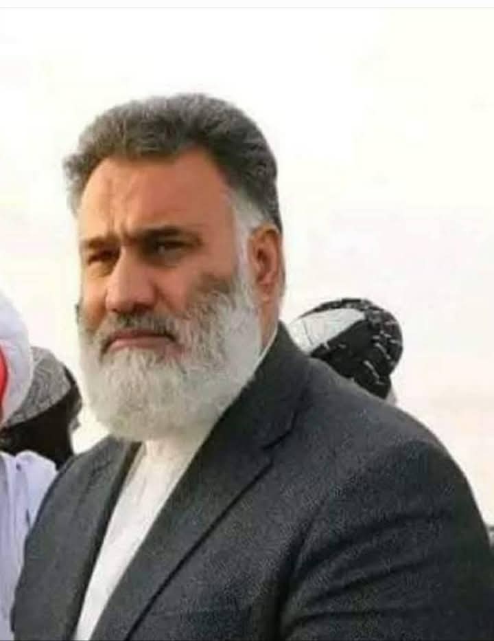 چې عبدالرحمن عطاش صاحب ته حکومت د میاشتې لس لکه معاش مقرر کړي هم پرې کم ده.
دا سړی ملا ورور هسې تر څنګ نه ده نیولی.