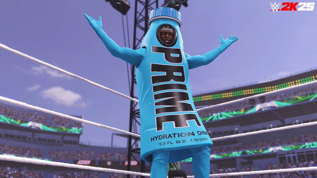 Smacktalks's tweet image. First look at an unmasked KSI as the Prime Bottle Mascot 📸
#WWE2K25