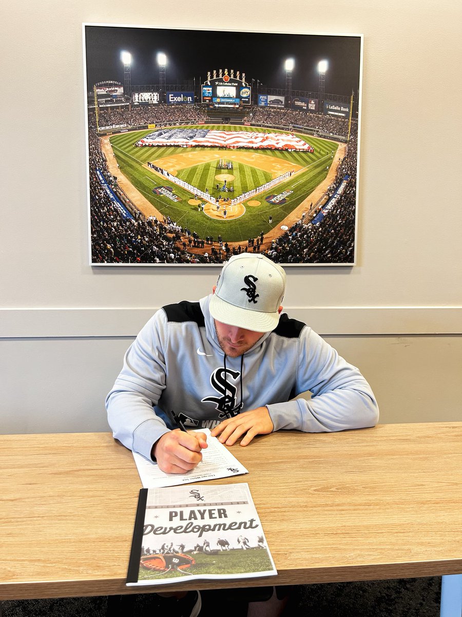 RhodyBaseball's tweet image. From South County to the South Side 🙌
@ant_depino has made things official with the @whitesox 🖊️
#GoRhody