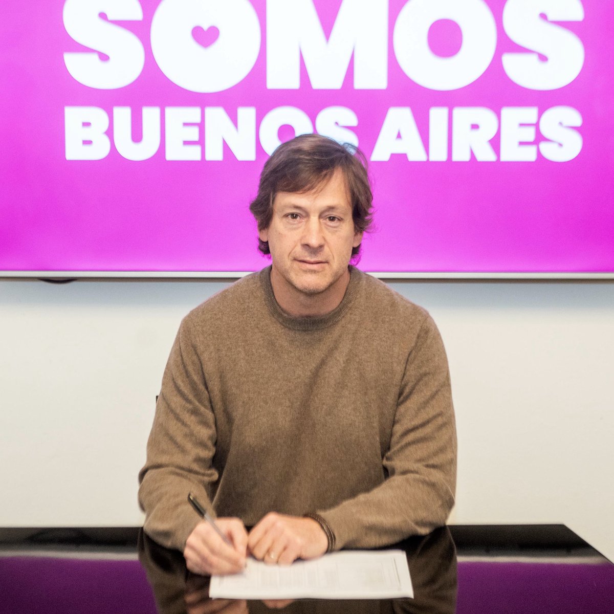 marianopenas1's tweet image. Ni de un lado ni del otro. Estamos donde está la gente. Mientras los extremos se gritan, nosotros elegimos construir.

Con Lorena López vamos como candidatos a concejales para recuperar una ciudad que fue olvidada.

Si ningún extremo te representa, pensamos igual.…