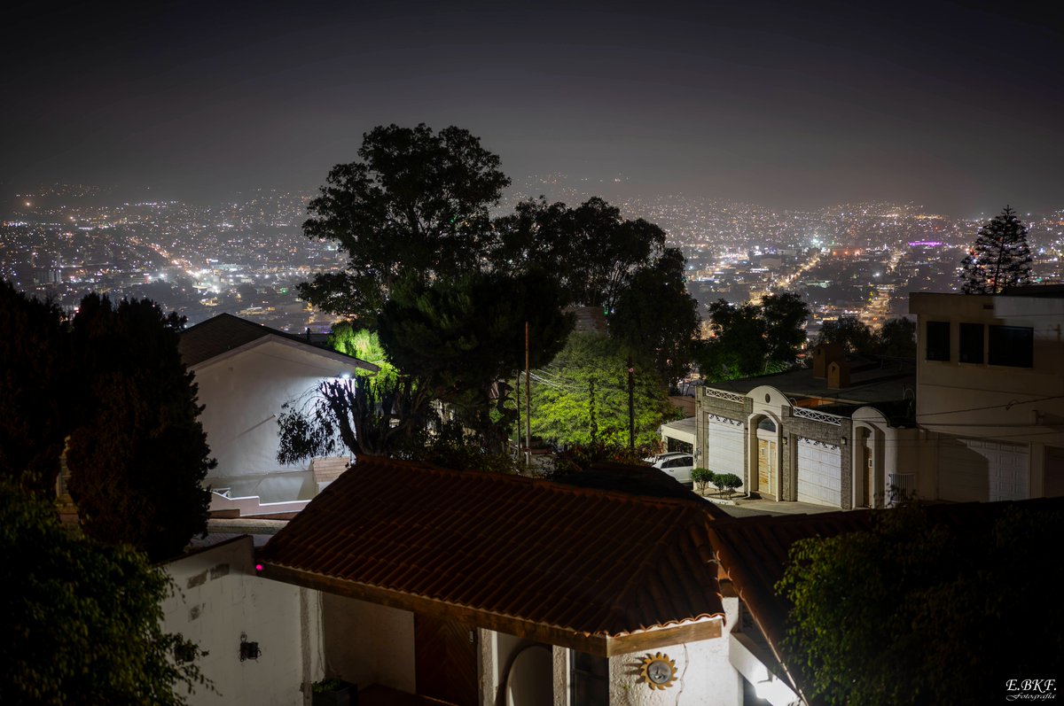 Ensenada, B.C., de noche.