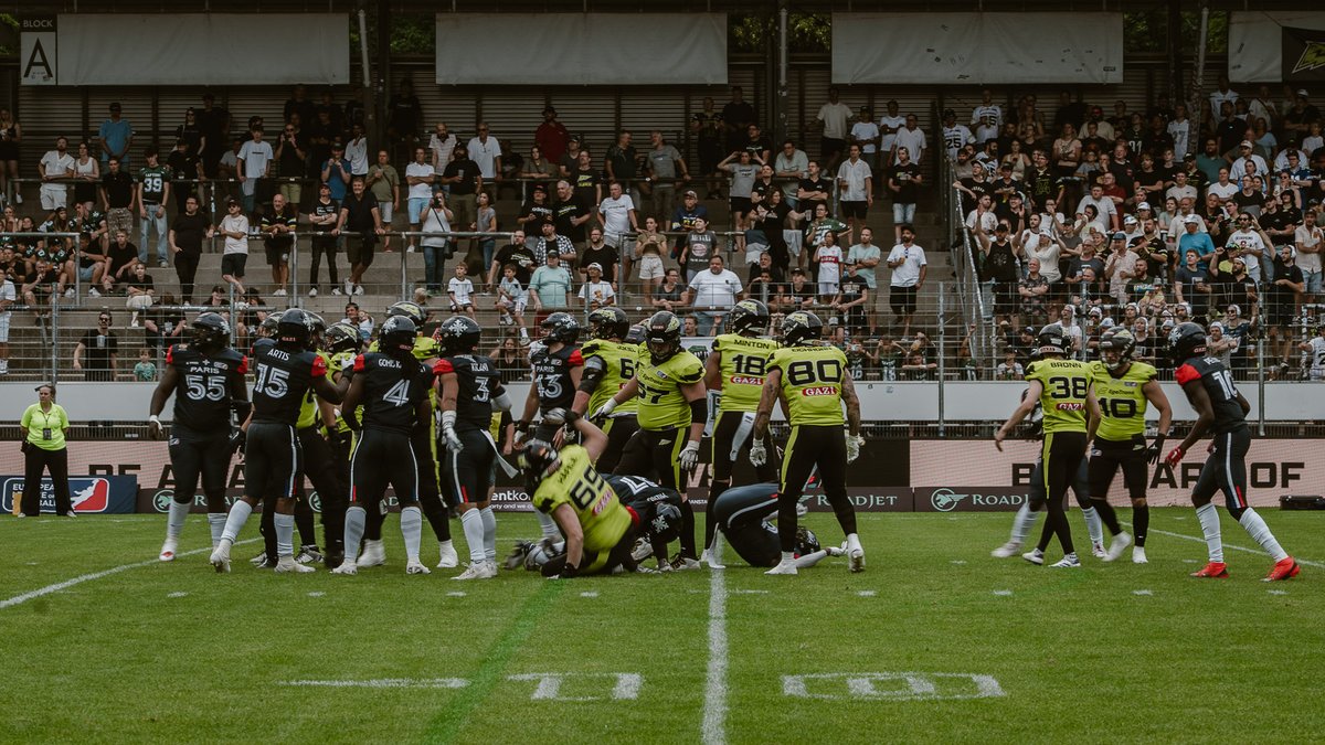 VfBSTR's tweet image. Heimspiel auf der Waldau: Wir waren gestern oben und durften bewundern, wie die @StuttgartSurge die Paris Musketeers mit 26:8 abgefertigt haben. Fazit: Richtig stabile Stimmung und eine faszinierende Sportart. Aber wir sind echt froh, dass im Fußball die Bruttospielzeit gilt. 🤪