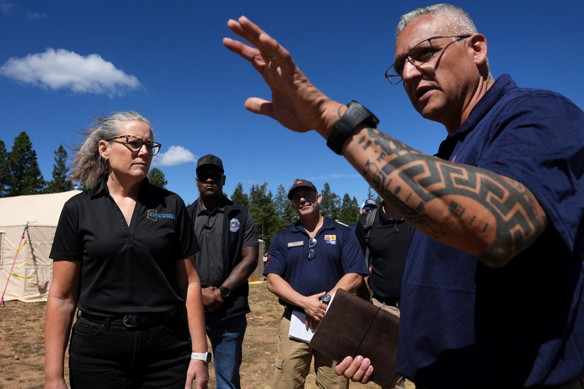 GovernorHobbs's tweet image. This weekend, I surveyed the Dragon Bravo Fire and spoke with federal officials on the ground combating the flames. Seeing the burned remains of the Grand Canyon Lodge and other damage was devastating. I was heartened to meet the brave men and women who are doing everything they…