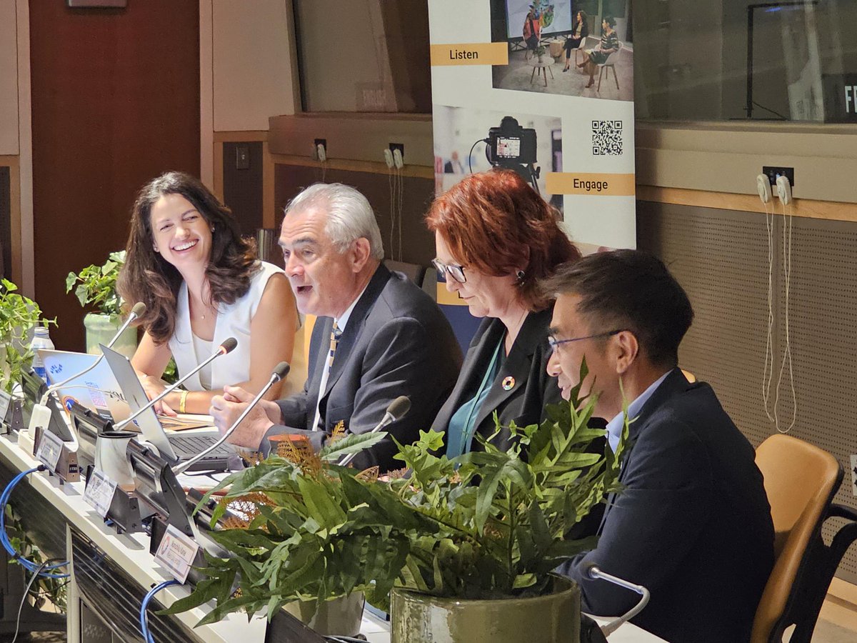 UNDESA's tweet image. How can equity, economic security & solidarity guide policy solutions advance the #SDGs under review at #HLPF?
Experts discussed how these principles, enshrined in the #WorldSocialReport, can move us closer to the #GlobalGoals.
Catch the full discussion: facebook.com/share/v/16Zpw3…