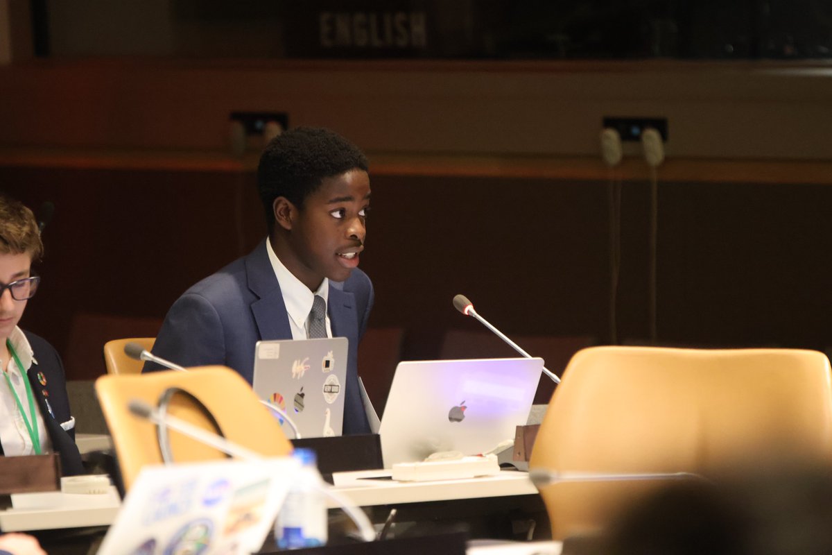 UNDESA's tweet image. How can equity, economic security & solidarity guide policy solutions advance the #SDGs under review at #HLPF?
Experts discussed how these principles, enshrined in the #WorldSocialReport, can move us closer to the #GlobalGoals.
Catch the full discussion: facebook.com/share/v/16Zpw3…