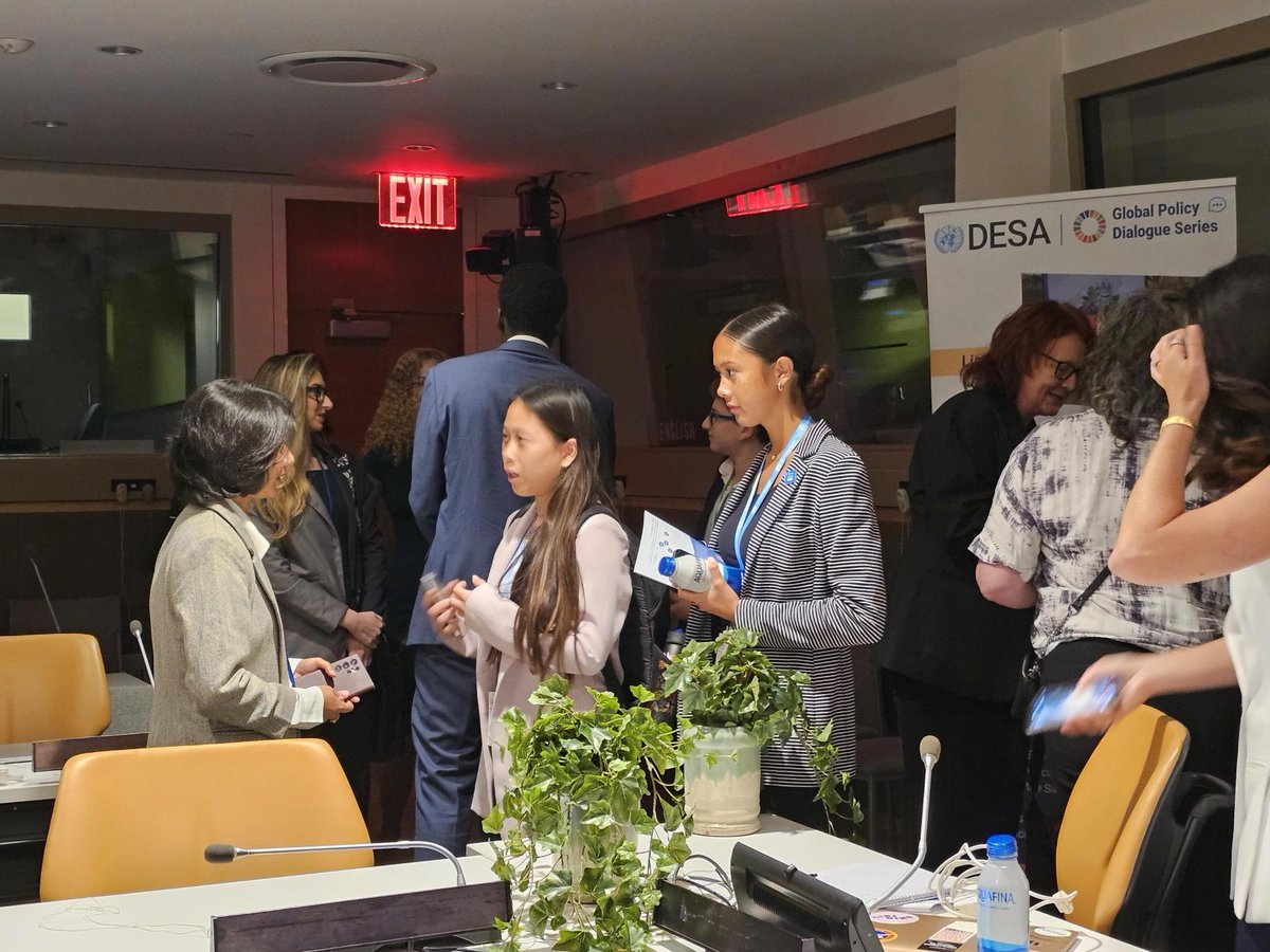 UNDESA's tweet image. How can equity, economic security & solidarity guide policy solutions advance the #SDGs under review at #HLPF?
Experts discussed how these principles, enshrined in the #WorldSocialReport, can move us closer to the #GlobalGoals.
Catch the full discussion: facebook.com/share/v/16Zpw3…