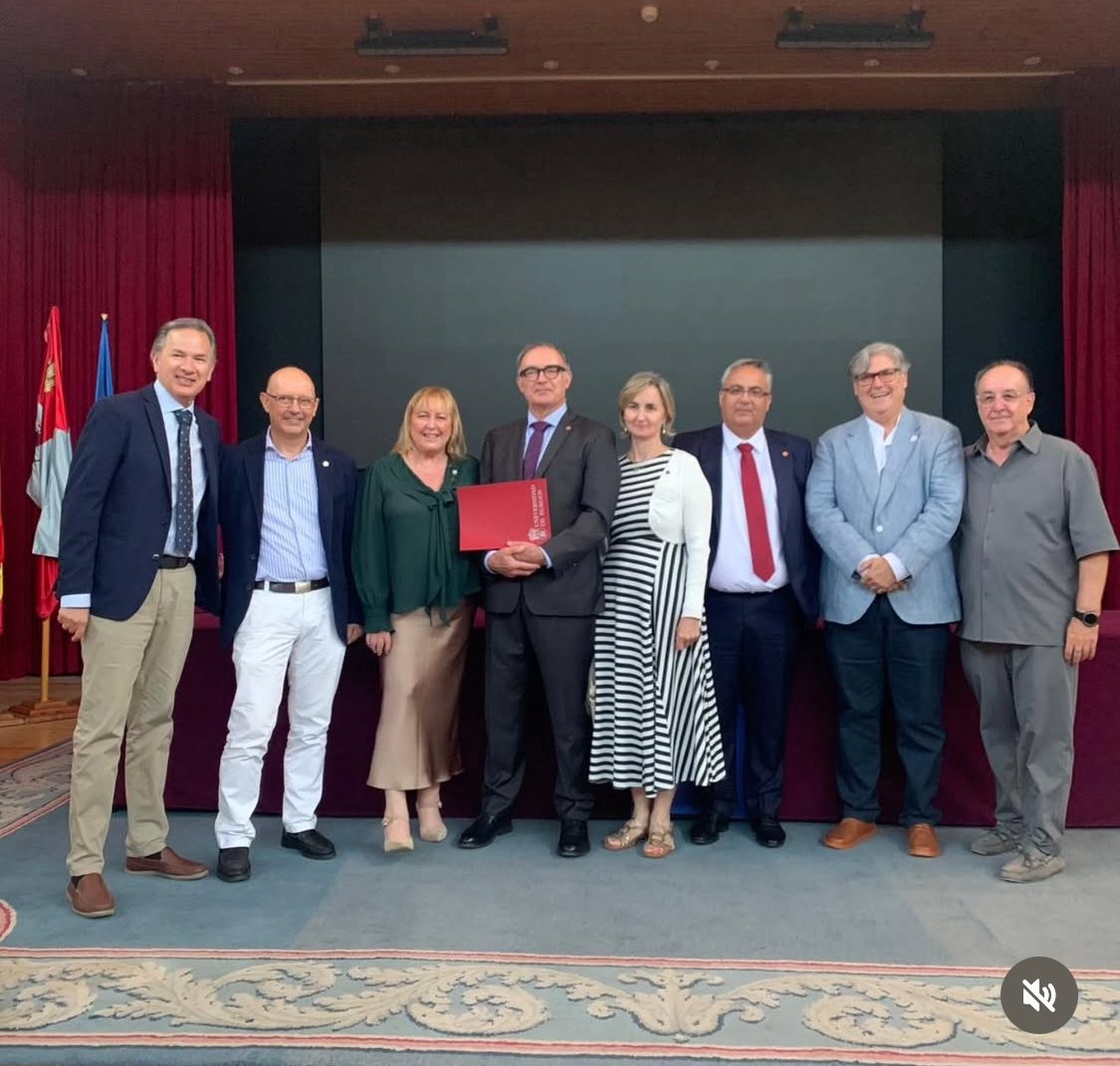 <a href="/UBUEstudiantes/">Universidad Burgos</a> y <a href="/CgcafeAaff/">CGCAFE</a> en representación de los Colegios Territoriales renueva el convenio de colaboración con la universidad para una formación continua y acorde a lo que hoy exige la sociedad a los #Afcolegiados.

cafguial.net/comunicacion/n…