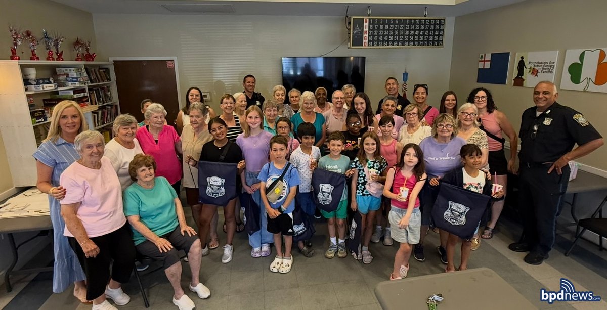 BPD in the Community: District A-1 Hosts Game Day at Beverly Gibbons Center police.boston.gov/2025/07/21/bpd…