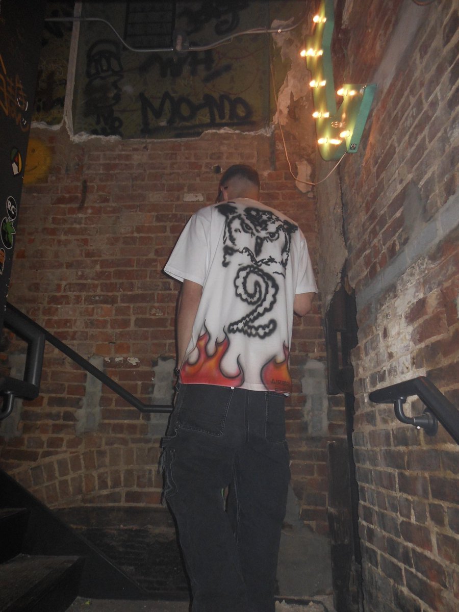 certifiedjared's tweet image. Shawty seen me & said oh shit girl that’s Mr. 2 Mazza