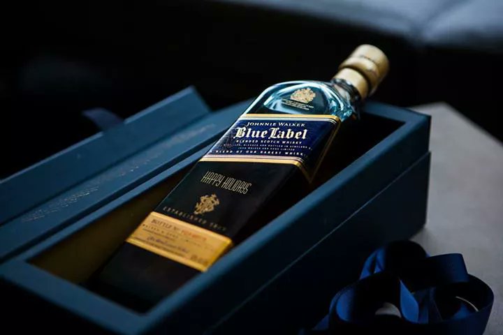 EmersonDutyFree's tweet image. Experience the pinnacle of Scotch whisky — Johnnie Walker Blue Label is available at Emerson Duty Free.
Blue Label delivers an impeccably smooth, smoky, and luxurious flavour profile.
And the best part? Get it here and you'll save over $200!!
#EmersonDutyFree #JohnnieWalker