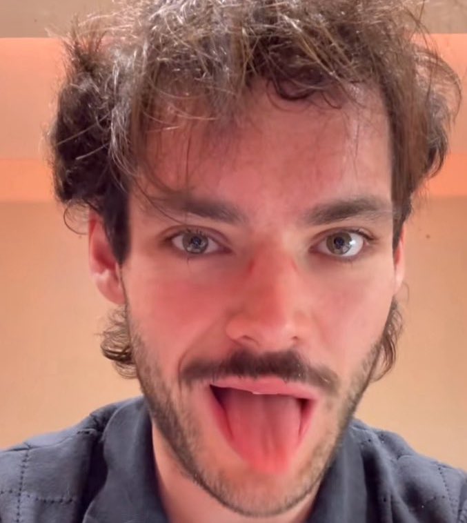 WORDSOBSCENE's tweet image. stop putting this picture on my timeline it’s against my boundaries
