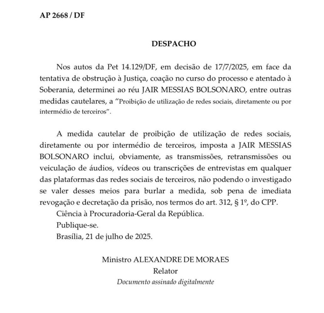 mauad_joao's tweet image. De acordo com o despacho de Moraes, Bolsonaro poderia dar entrevista para o Jornal Nacional, para o Fantástico ou qualquer outro veículo de imprensa, mas estas mesmas entrevistas não podem ser retransmitidas em redes sociais, no todo ou em partes, sob pena de prisão do…