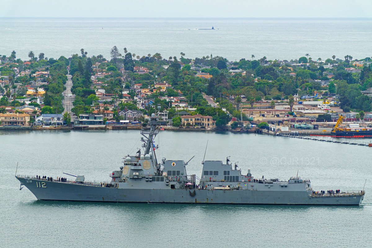 WarshipCam's tweet image. USS Michael Murphy (DDG 112) Arleigh Burke-class Flight IIA guided missile destroyer and USS Jimmy Carter (SSN 23) Seawolf-class attack submarine coming into San Diego - July 21, 2025.
SRC: TW-@cjr1321