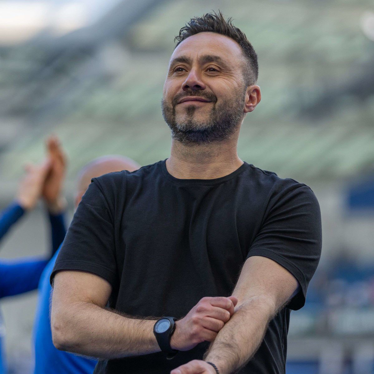 KillianB22's tweet image. Rappel : un club de foot, c’est d’abord et avant tout l’expression de sa ville. Épisode 161738.
Et à ce jeu là on ne dirige pas l’OM, on l’habite.
Qu’on aime ou pas le club, force est de constater que L’OM vient de trouver en De Zerbi un reflet fidèle de Marseille. 🔥