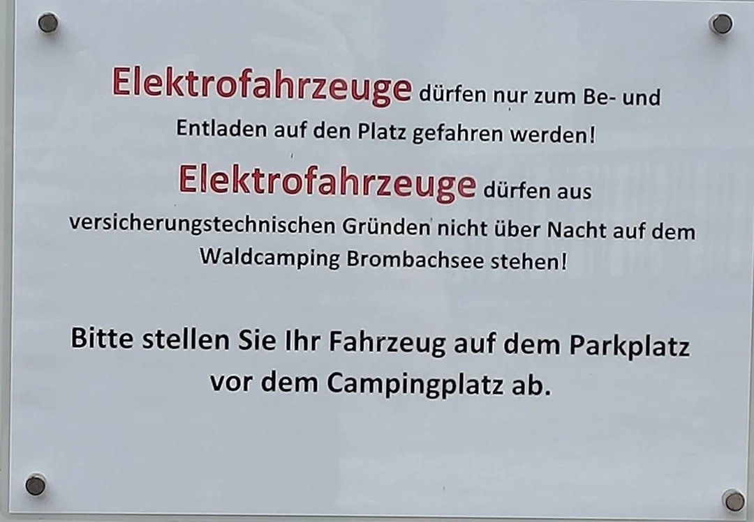 Wenn der Besitzer des Ferienhauses die Statistiken zu Autobränden nicht kennt. 

🤦‍♂️