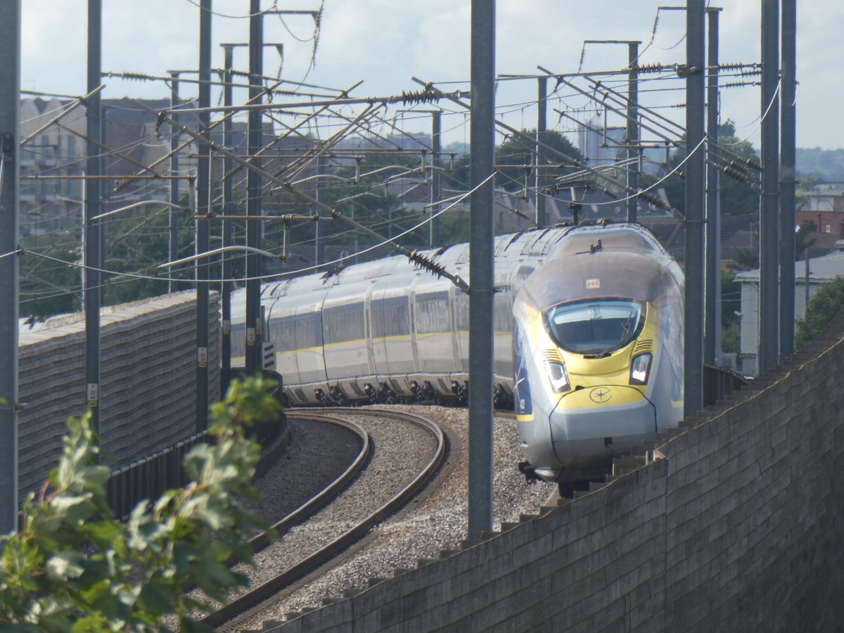 JRailVolunteer's tweet image. A @EurostarUK class 374 as a well as four @Se_Railway class 395s passing Rainham (Essex) on HS1.