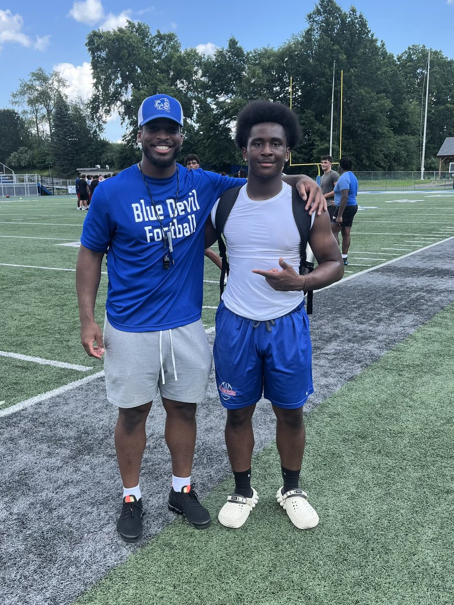 jarioushogan26's tweet image. Had a great time competing again at the Central Connecticut Camp today. Thanks to all the coaches for putting on a competitive event. Looking forward to getting back on campus this fall!!
@CoachLecht @Coach_Brooks314 @Abbott_Burrell