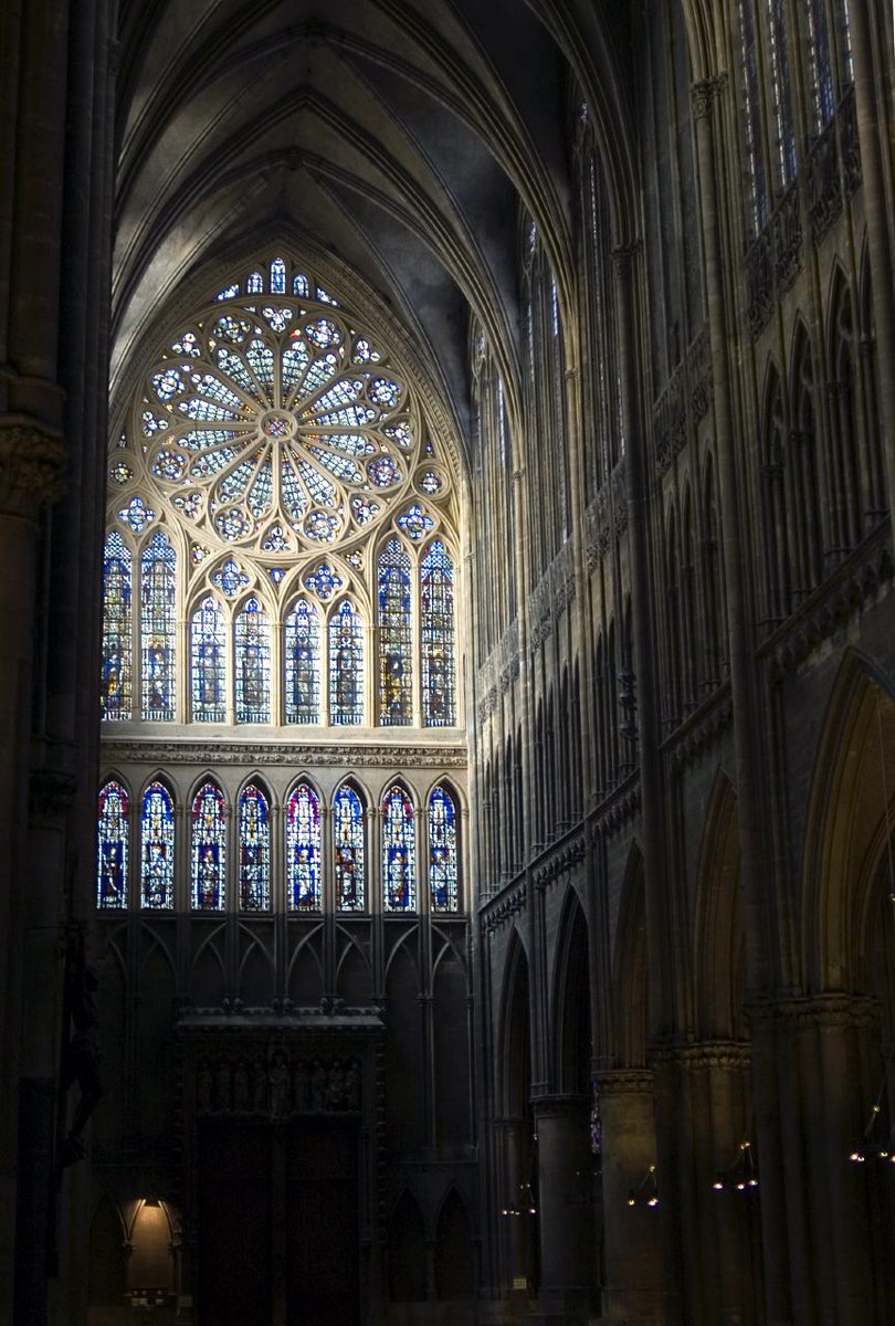 GothicChurches's tweet image. Metz Cathedral - nicknamed “God’s Lantern” for a reason.
It holds the largest expanse of stained glass in any Gothic church: over 6,000 m².
Some of it medieval, some by Chagall.