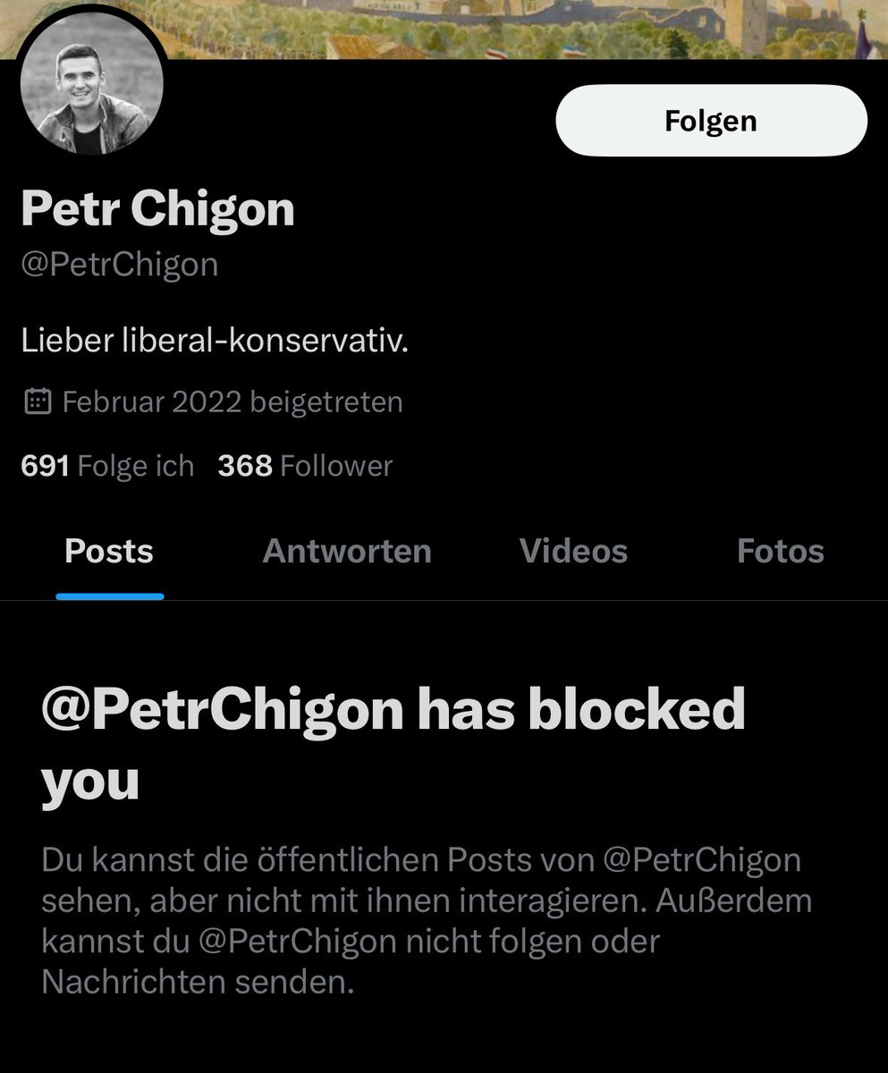 Schmidol's tweet image. Der „liberal-konservative“ @PetrChigon rotzt mir - sehr mittelmäßig - unter den Tweet und blockt danach direkt.
Feigheit und Unflätigkeit sind weder liberal noch konservativ, Petr. Dummheit auch nicht.