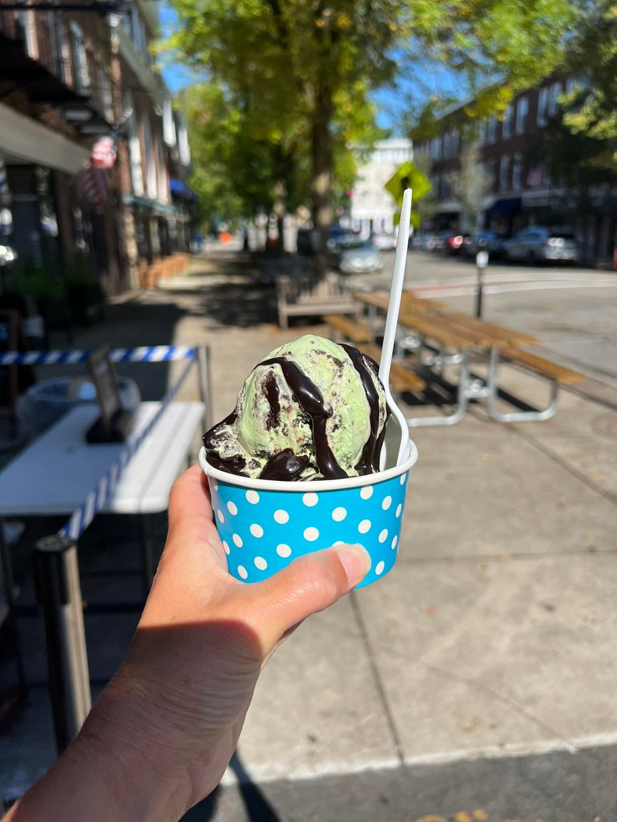 RetailersofMA's tweet image. Meet Our Member: Truly’s
Summer days call for Truly's! This family-owned favorite has been serving homemade ice cream and fresh-baked treats since 1989, creating sweet moments for the community.
Learn more: trulys.com