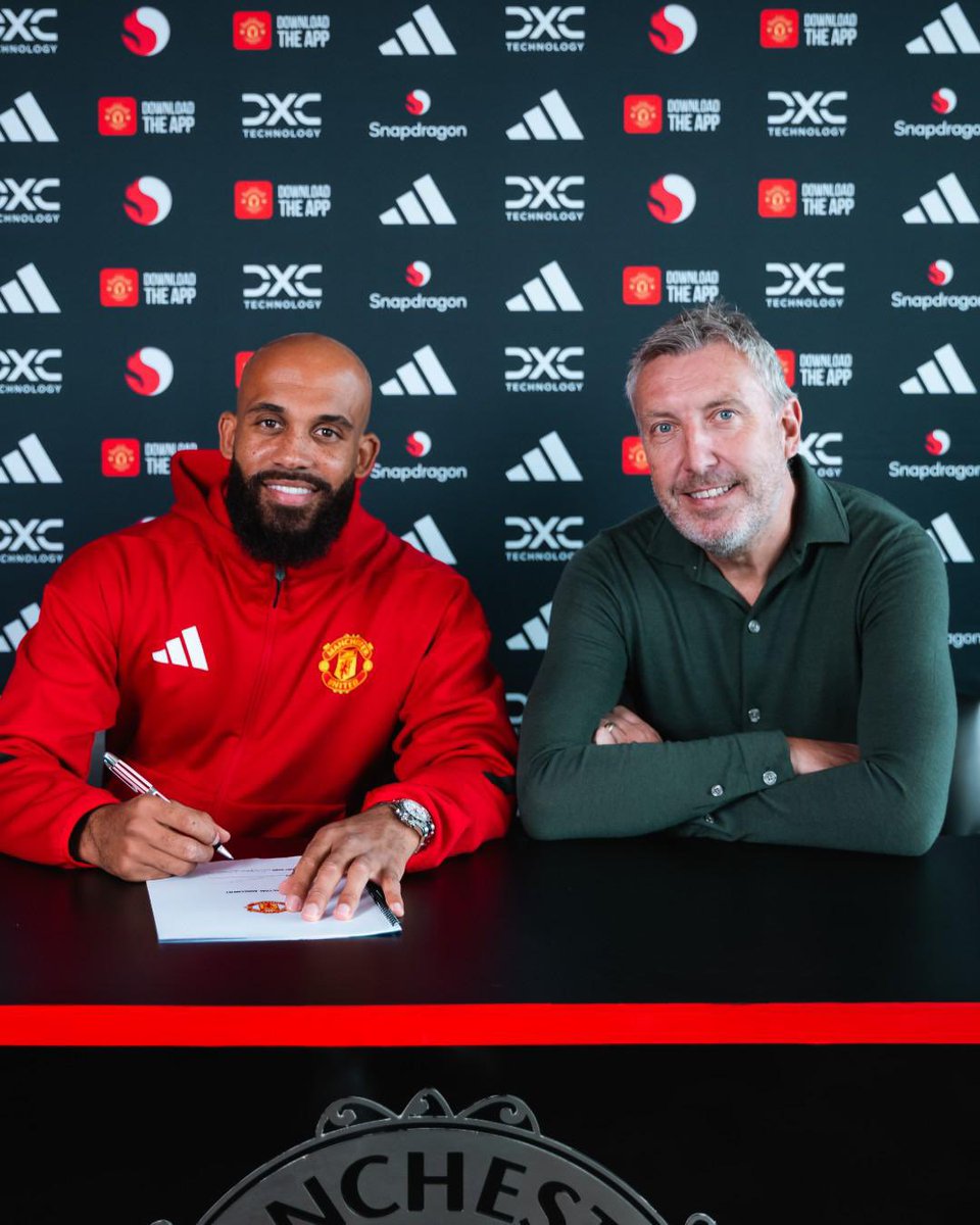 FabrizioRomano's tweet image. 🚨 Bryan Mbeumo: “As soon as I knew there was a chance to join Manchester United, I had to take the opportunity to sign for the club of my dreams”.
“This is the team whose shirt I wore growing up”. ❤️✍🏾