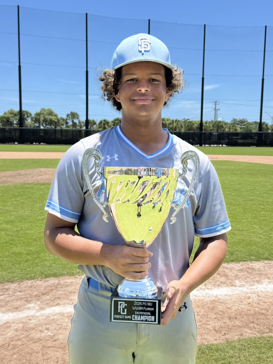 LisaHPride's tweet image. Back to back days at a ⚾️ Championship Game. This one was special. 💙
Congrats, #10! 🏆
2-for-3 day, run, RBI