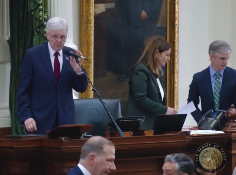 txlegequeens's tweet image. shoutout to best parls karina and colby for understanding the assignment and wearing some green today ππ #txlege