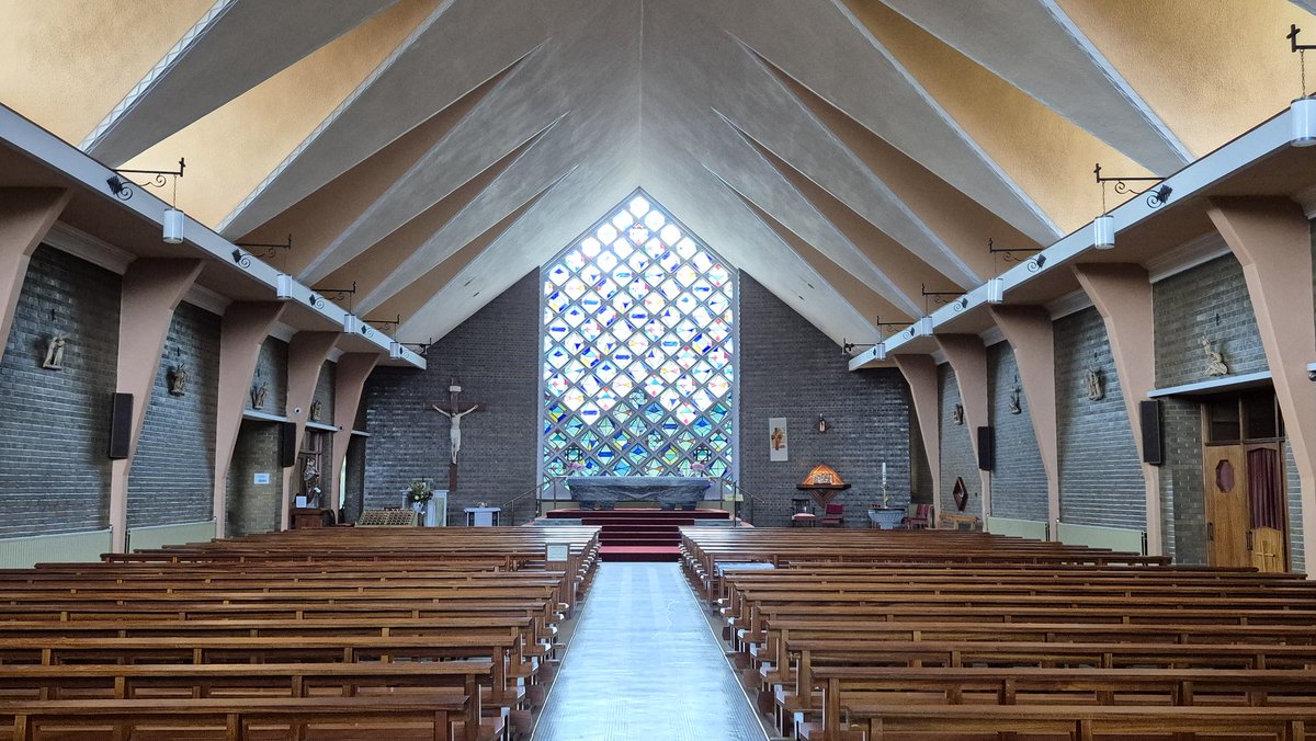 CiaranCuffe's tweet image. Took a detour through Ballyjamesduff on my way back to Dublin from Donegal.
Visited St. Joseph's church, designed by Phillip Cullivan, and opened in 1966. Anyone know of any other work by him?