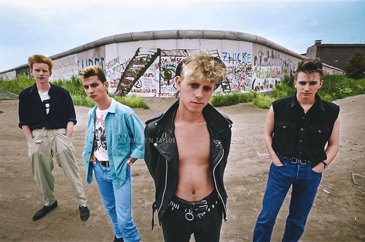 Kevin5LiveChamp's tweet image. 9pm #THAT80sShow @ExpressFM
Opening Ep194 with @depechemode 🎶People are People🎶
followed by 28 more #Proper80s tunes in our 2hrs!
Indie•Alternative•PostPunk•Ska•NewWave #Portsmouth #80s
📲expressfm.com/player/
🗣Alexa play ExpressFM
or dwnload our App