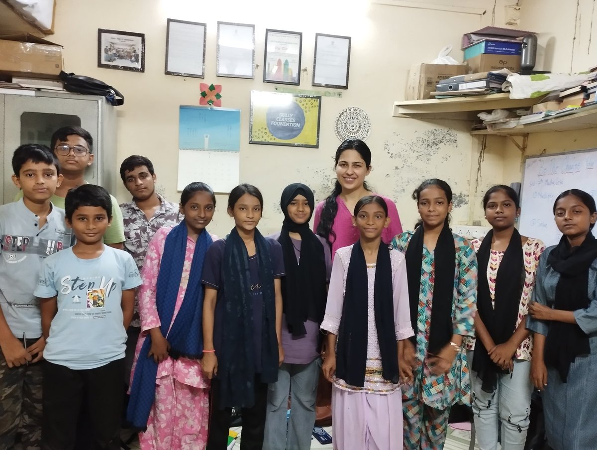 gullyclasses's tweet image. Book donated by our well wisher to Students of #GullyClassesFoundation last Sunday.
Thank you for your support. If you want to support for support you can contact us at 9323263322 or visit gcfindia.in
#Education #book #donation #Mumbai #ngoinmumbai #ngoforeducation