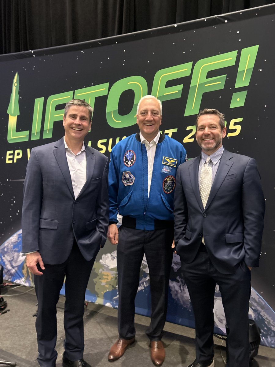 Astro_Mike's tweet image. I had a blast as the keynote speaker at the recent EP Wealth Advisors 2025 Summit, the theme was "LIFTOFF!" - very appropriate for my talk! Thank you for having me! @LAIspeakers