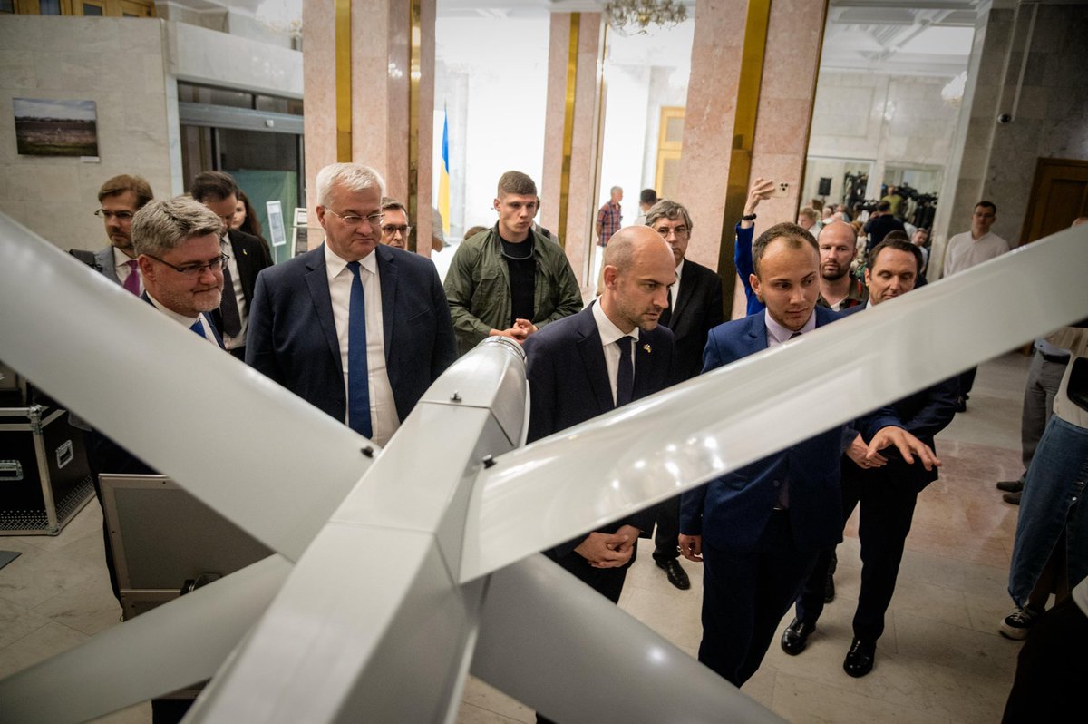 andrii_sybiha's tweet image. I am grateful to @jnbarrot for coming to our Ambassadors Conference as a guest of honour.
This is our gesture of gratitude to France, as well as to my colleague, who was the first foreign minister to visit Sumy and is a close friend of Ukraine.
I appreciate that he began his…