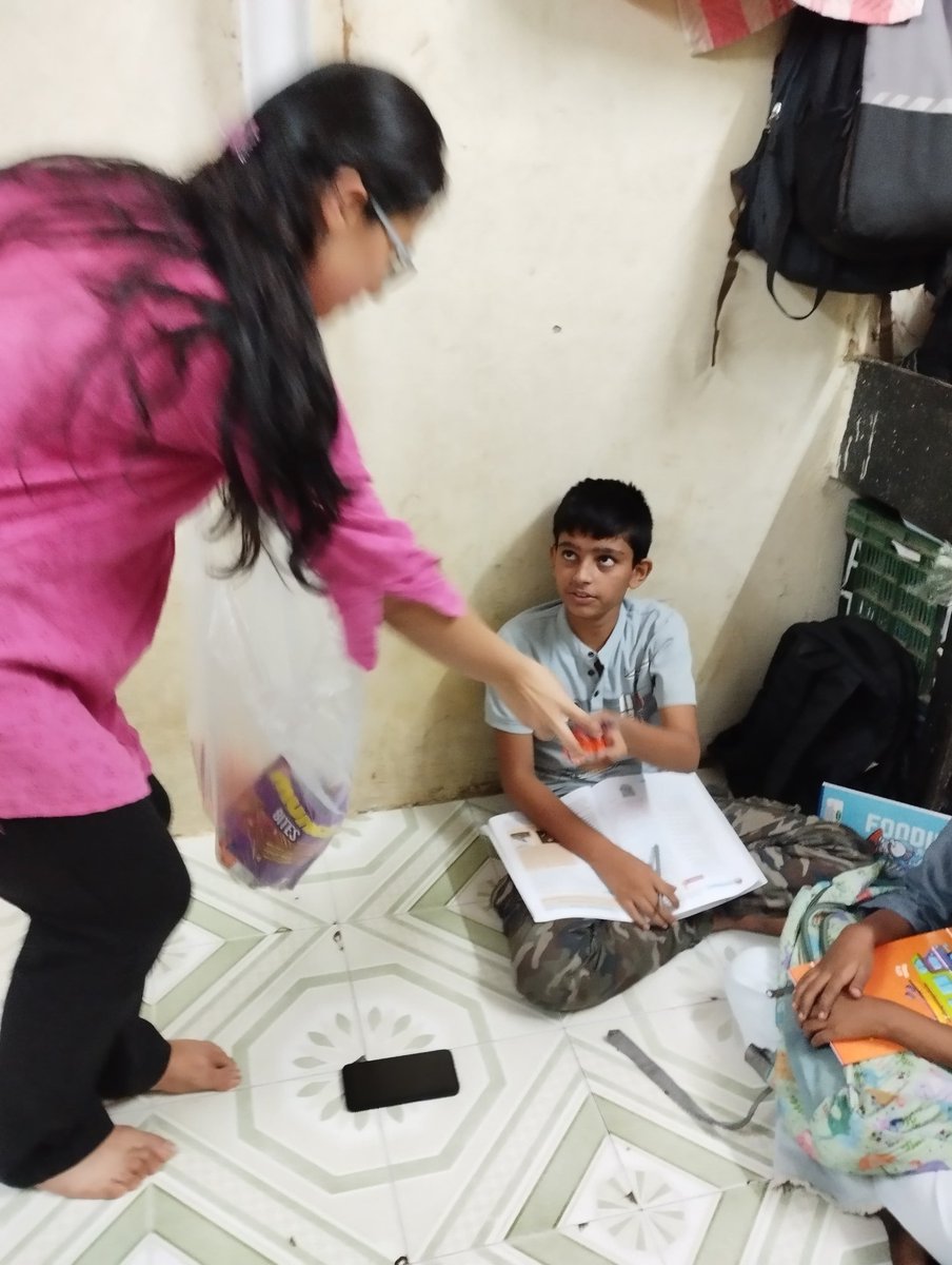 gullyclasses's tweet image. Book donated by our well wisher to Students of #GullyClassesFoundation last Sunday.
Thank you for your support. If you want to support for support you can contact us at 9323263322 or visit gcfindia.in
#Education #book #donation #Mumbai #ngoinmumbai #ngoforeducation