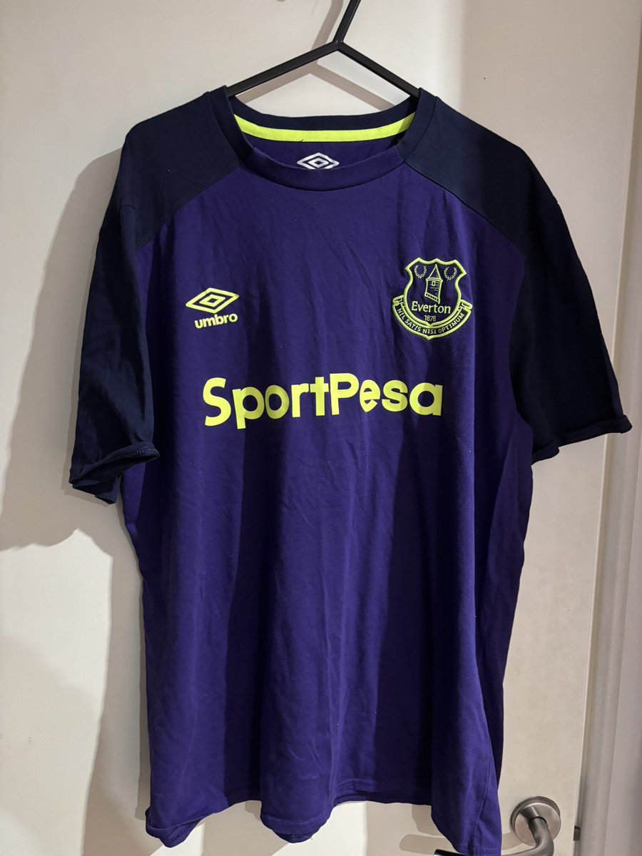 TrickorTweet0's tweet image. Lots and lots of new stuff on @EvertonHeritage eBay account Blues
ebay.us/m/vaWSPf