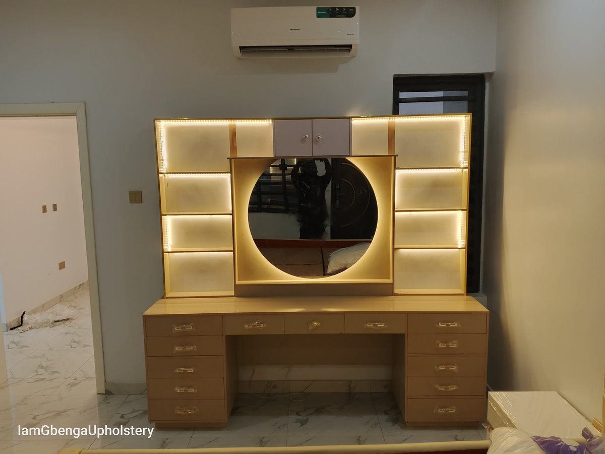OkunadeGbengaV's tweet image. A successful project 🙂. thank you Mr Tayo &amp;amp; wife. I really appreciate this a lot. God bless 🙏🏾.
🚛 #Charltongateibadan 

House 11 junction, felele straight femola road, challenge ibadan. 09058830828

#iamgbengaupholstery #bedframe
#tvconsole #sofachair #dressingmirror #furniture